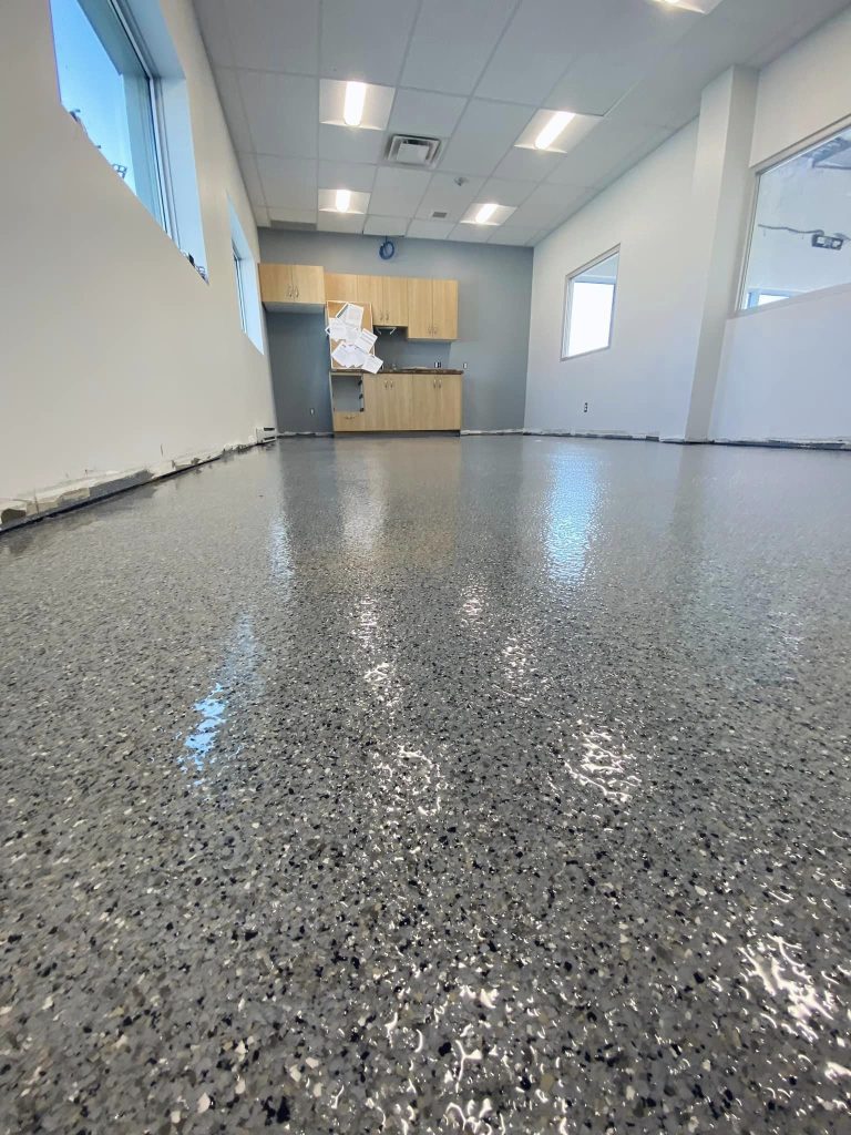 Revêtement époxy flake NOTEB Sherbrooke